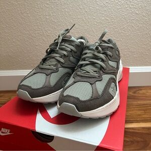 NWT Nike AL8 women’s